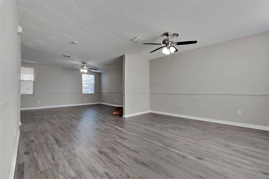 627 Almandora Drive, Arlington, TX 76002