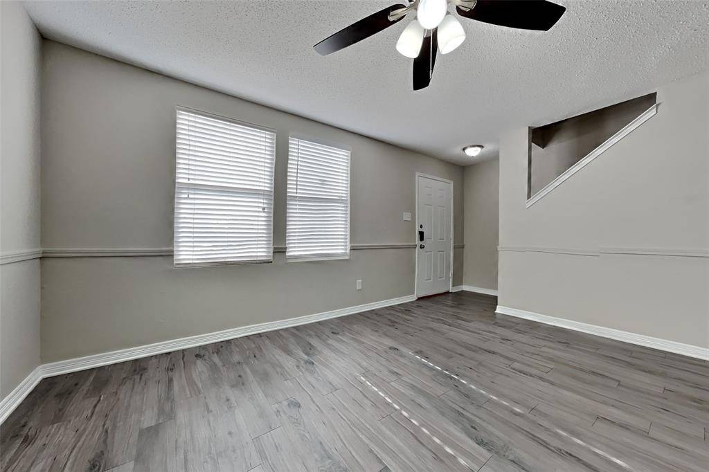 627 Almandora Drive, Arlington, TX 76002