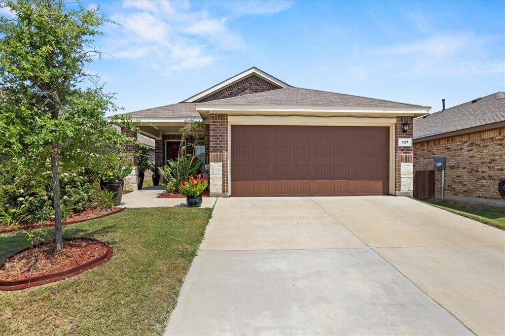 137 Running River Drive, Boyd, TX 76023