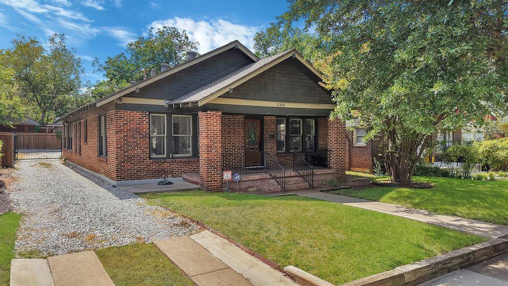 2305 W Rosedale Street S, Fort Worth, TX 76110