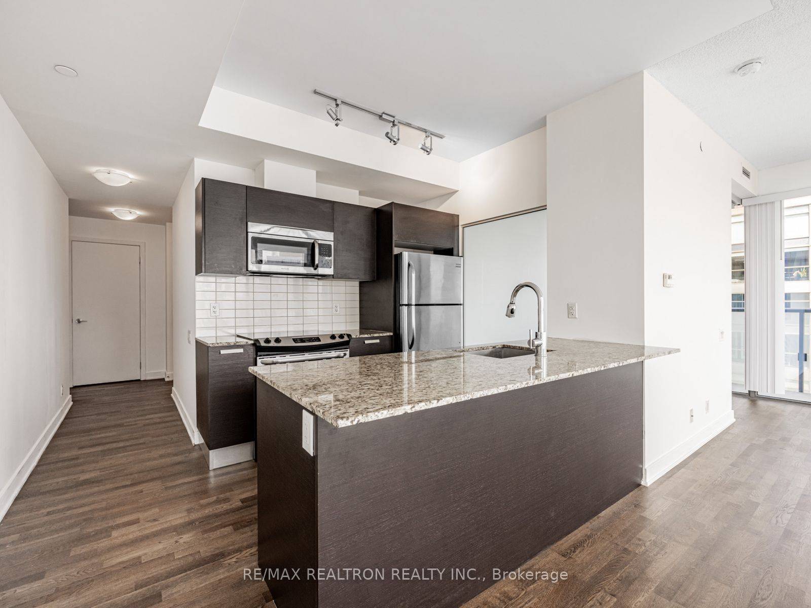 1815 Yonge ST #1006, Toronto C10, ON M4T 2A4