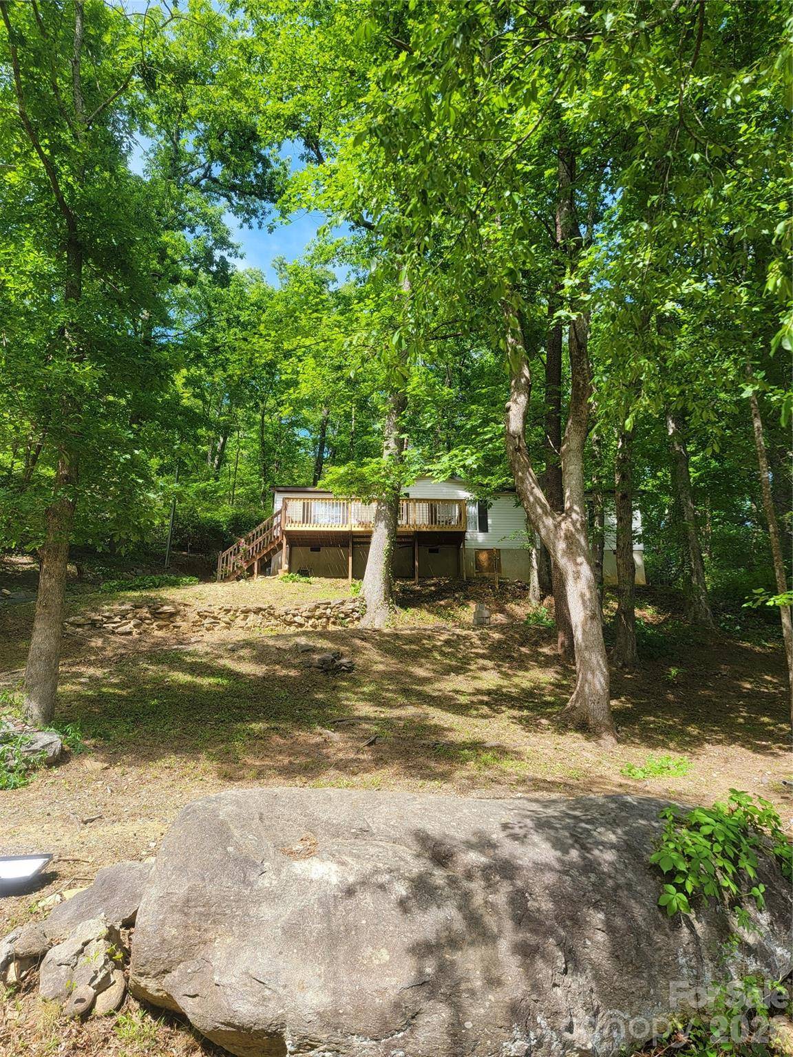 138 Buddy LN, Chimney Rock, NC 28720
