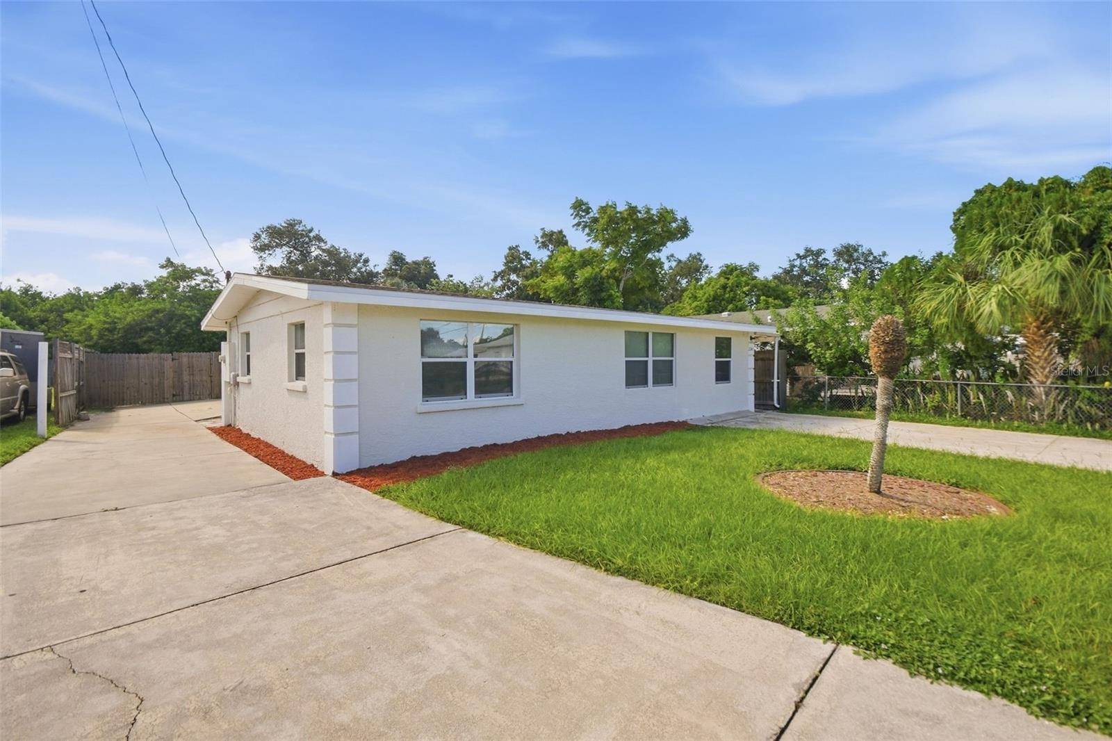 2141 MANGO AVE, Sarasota, FL 34234