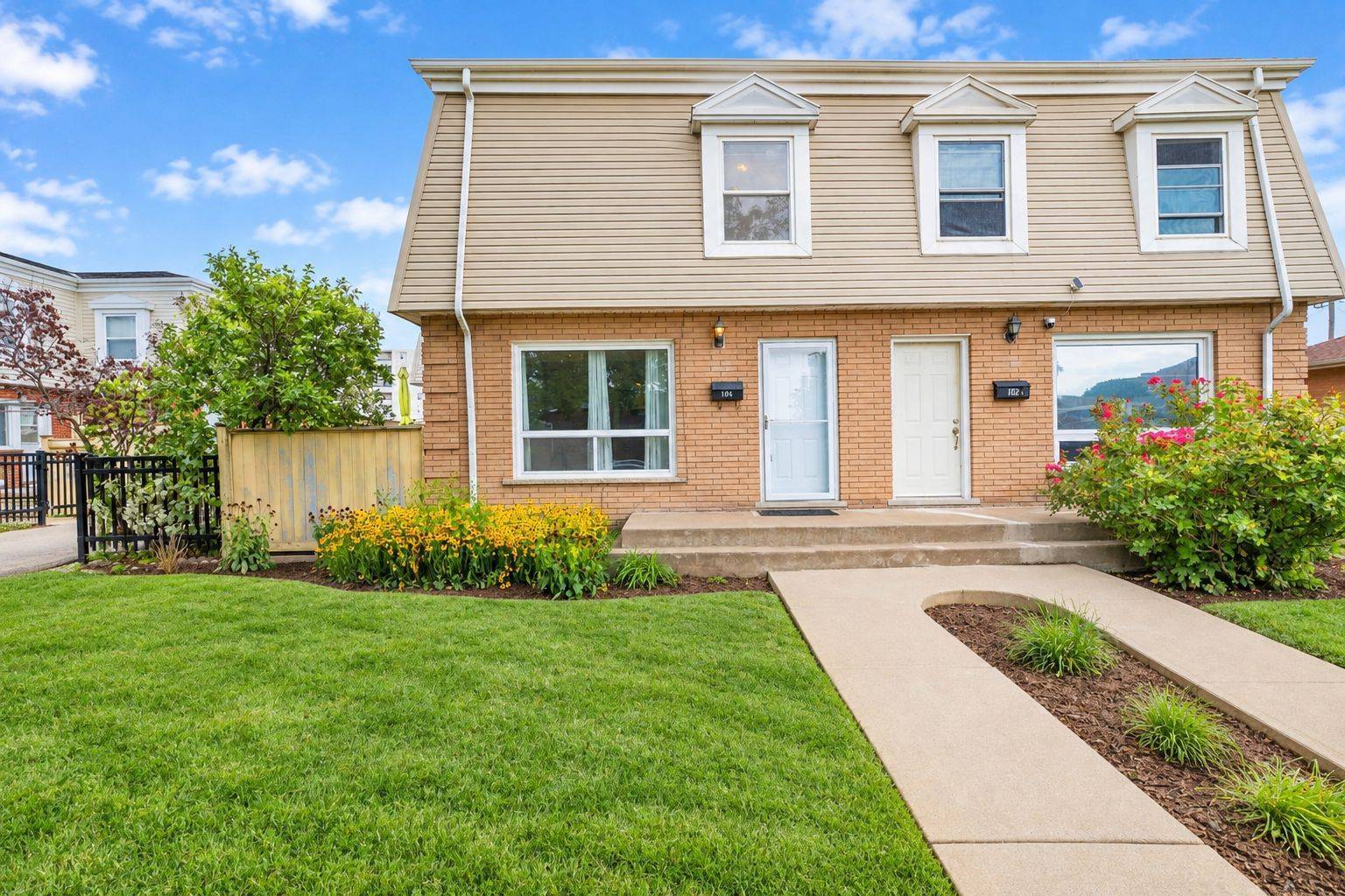 104 Neil AVE #104, Hamilton, ON L8G 2N6