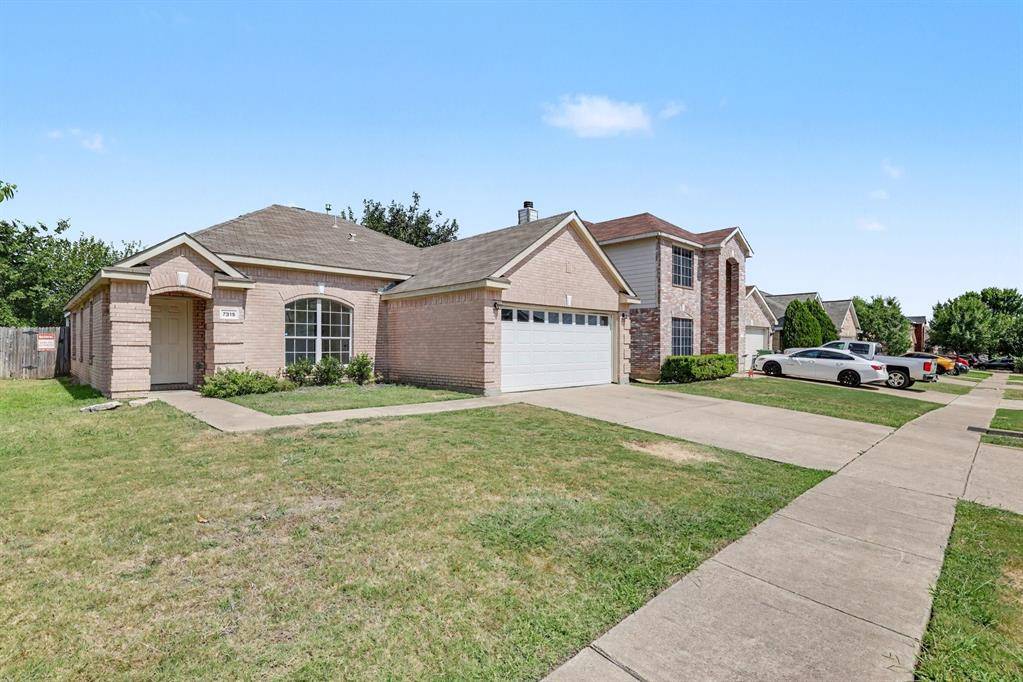 7315 Marsland Lane, Arlington, TX 76001