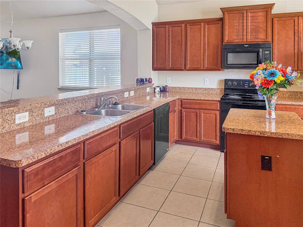 1805 Overlook Drive, Lancaster, TX 75146