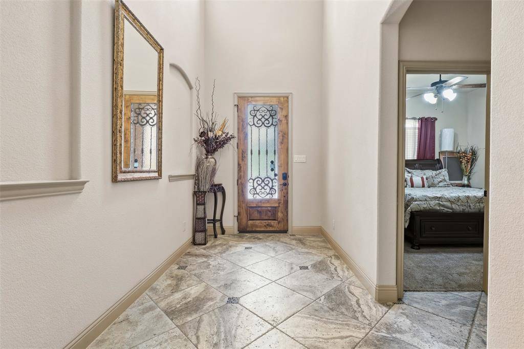 225 Bentley Drive, Midlothian, TX 76065
