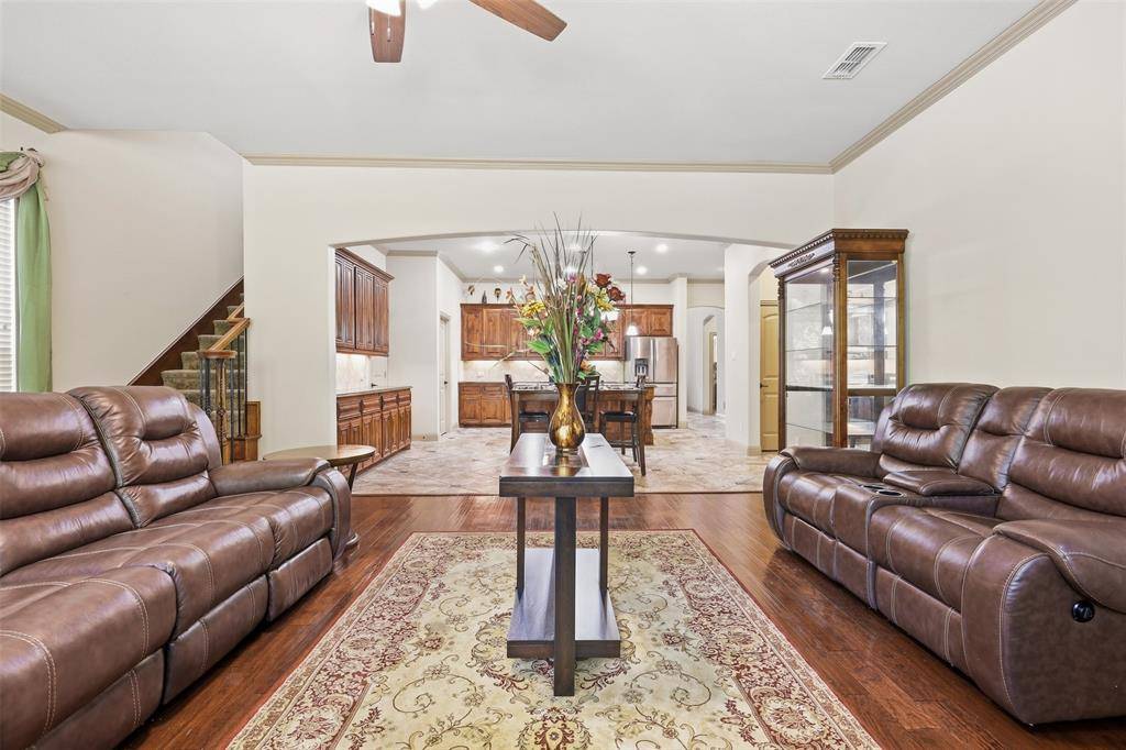 225 Bentley Drive, Midlothian, TX 76065