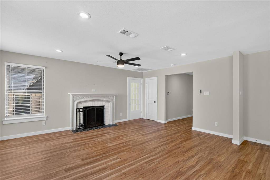1214 E Waco Avenue, Dallas, TX 75216