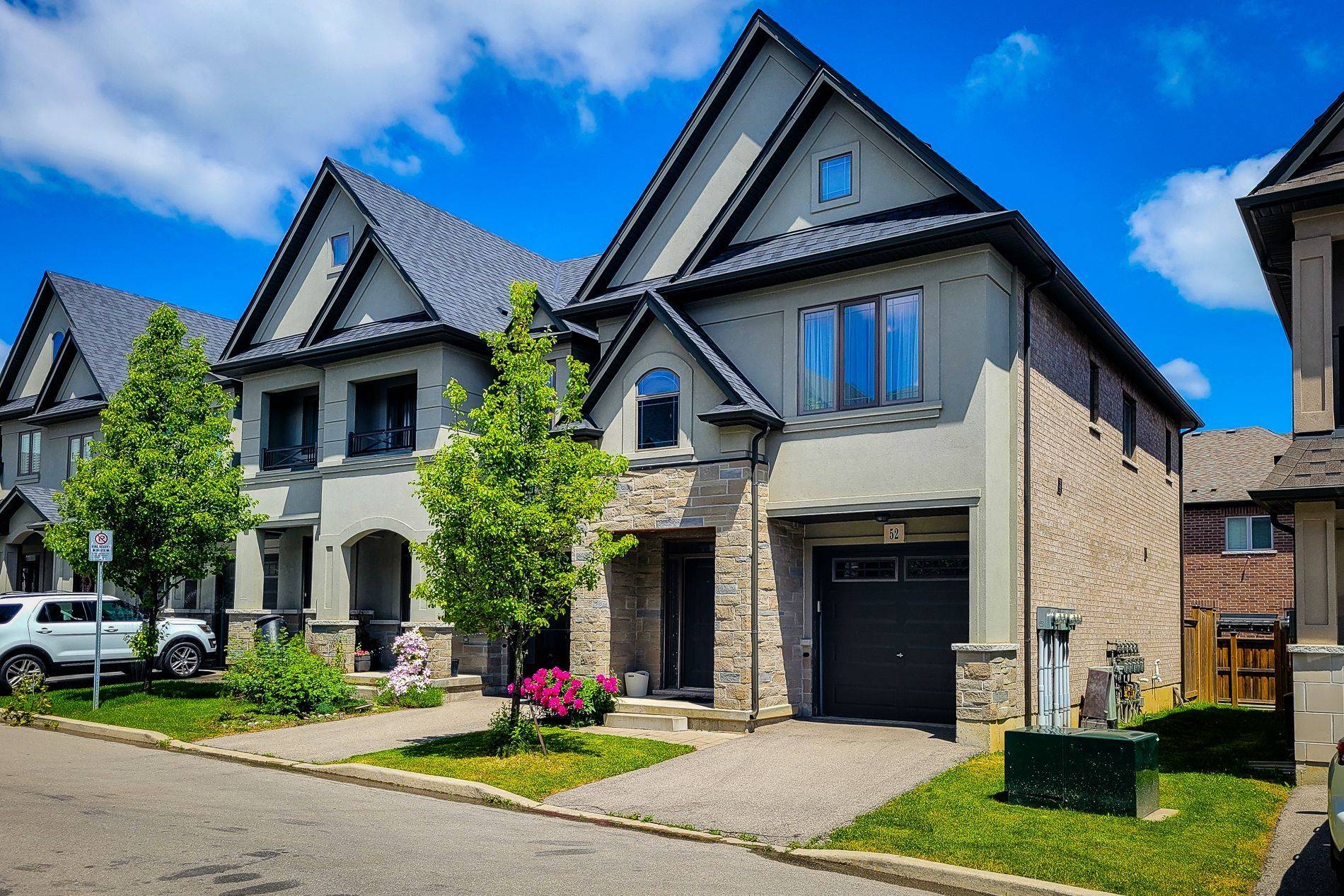 52 Sonoma Valley CRES, Hamilton, ON L9B 0J3