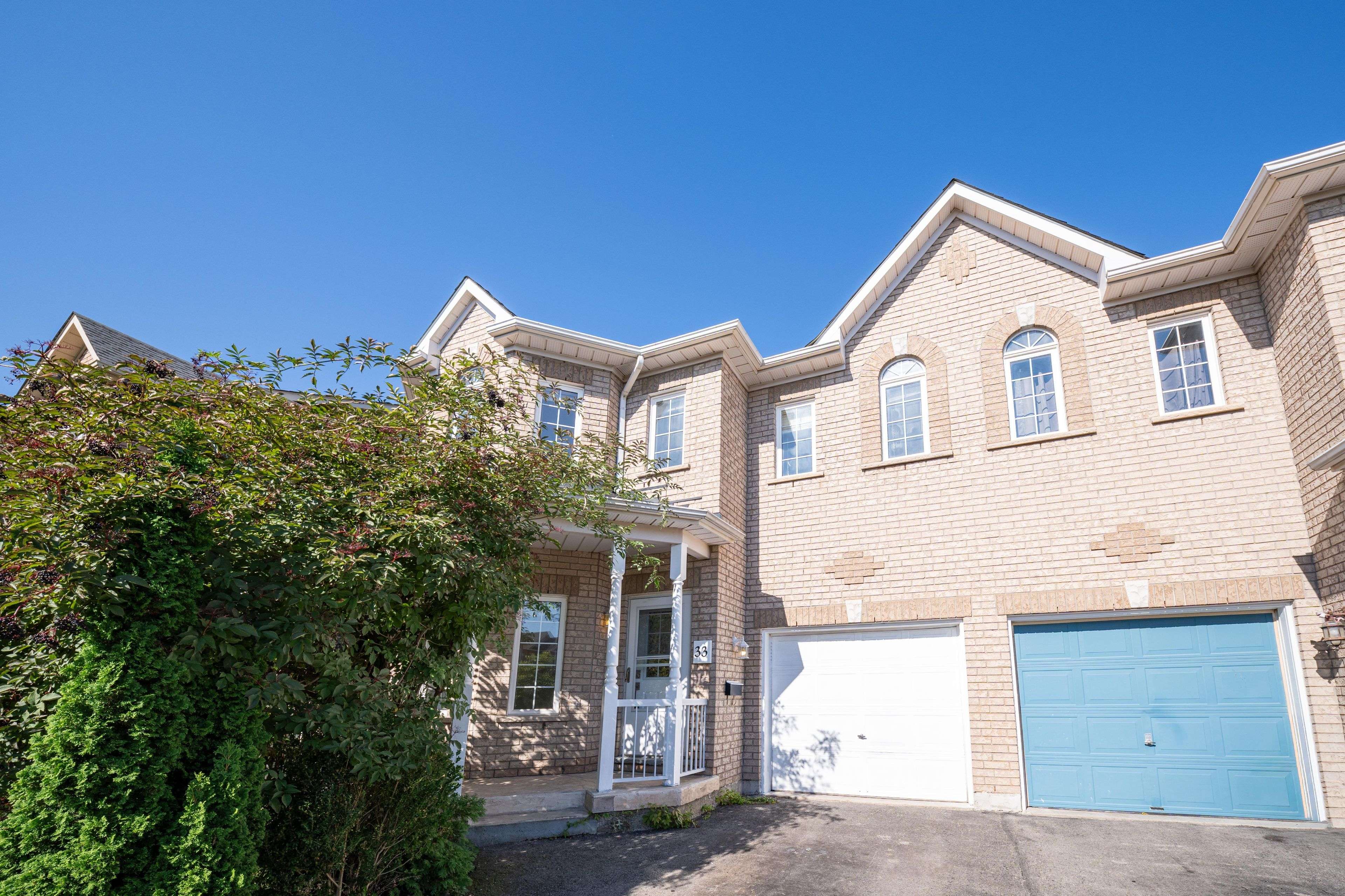 33 Titan DR, Hamilton, ON L8E 5Z9