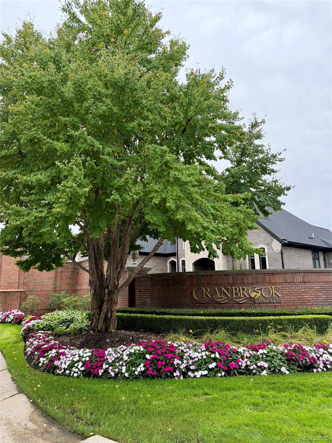 37651 Hidden Valley CT, Clinton Charter Township, MI 48036