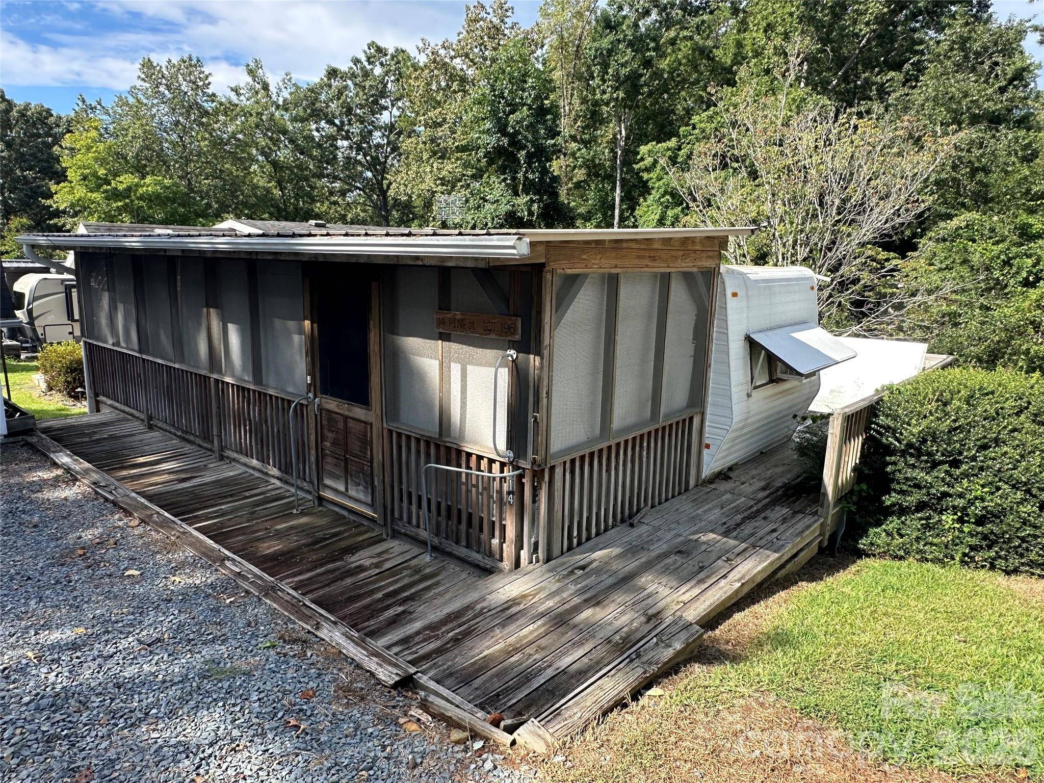 114 Pine ST, New London, NC 28127