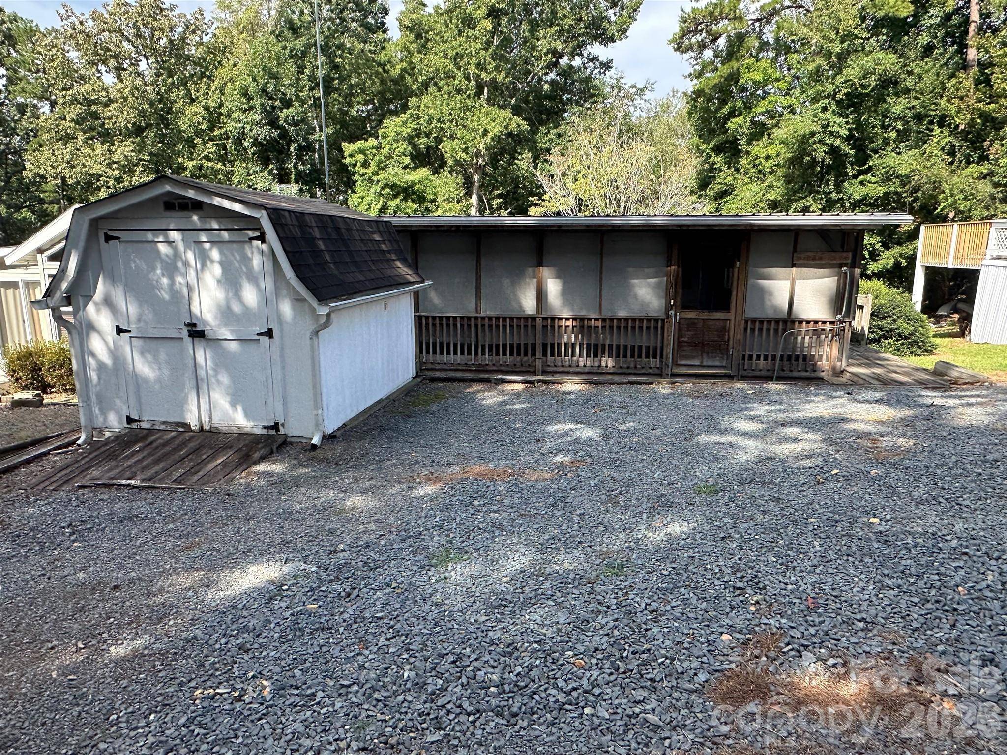 114 Pine ST, New London, NC 28127