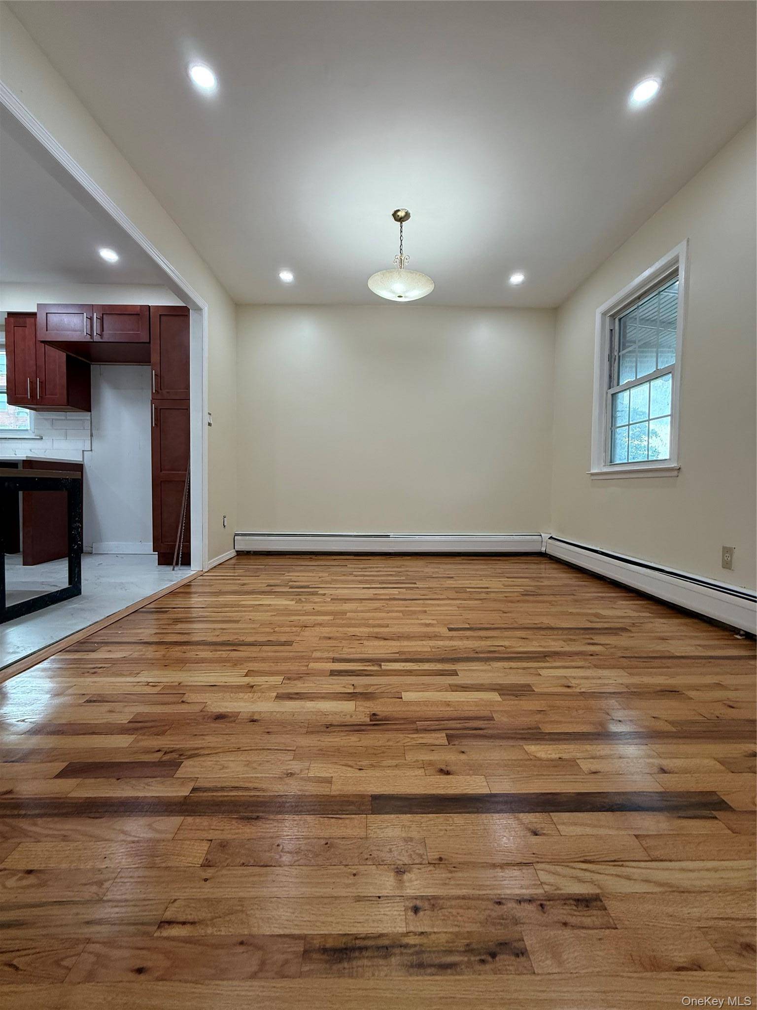 164 84 Ave, Jamaica Hills, NY 11432