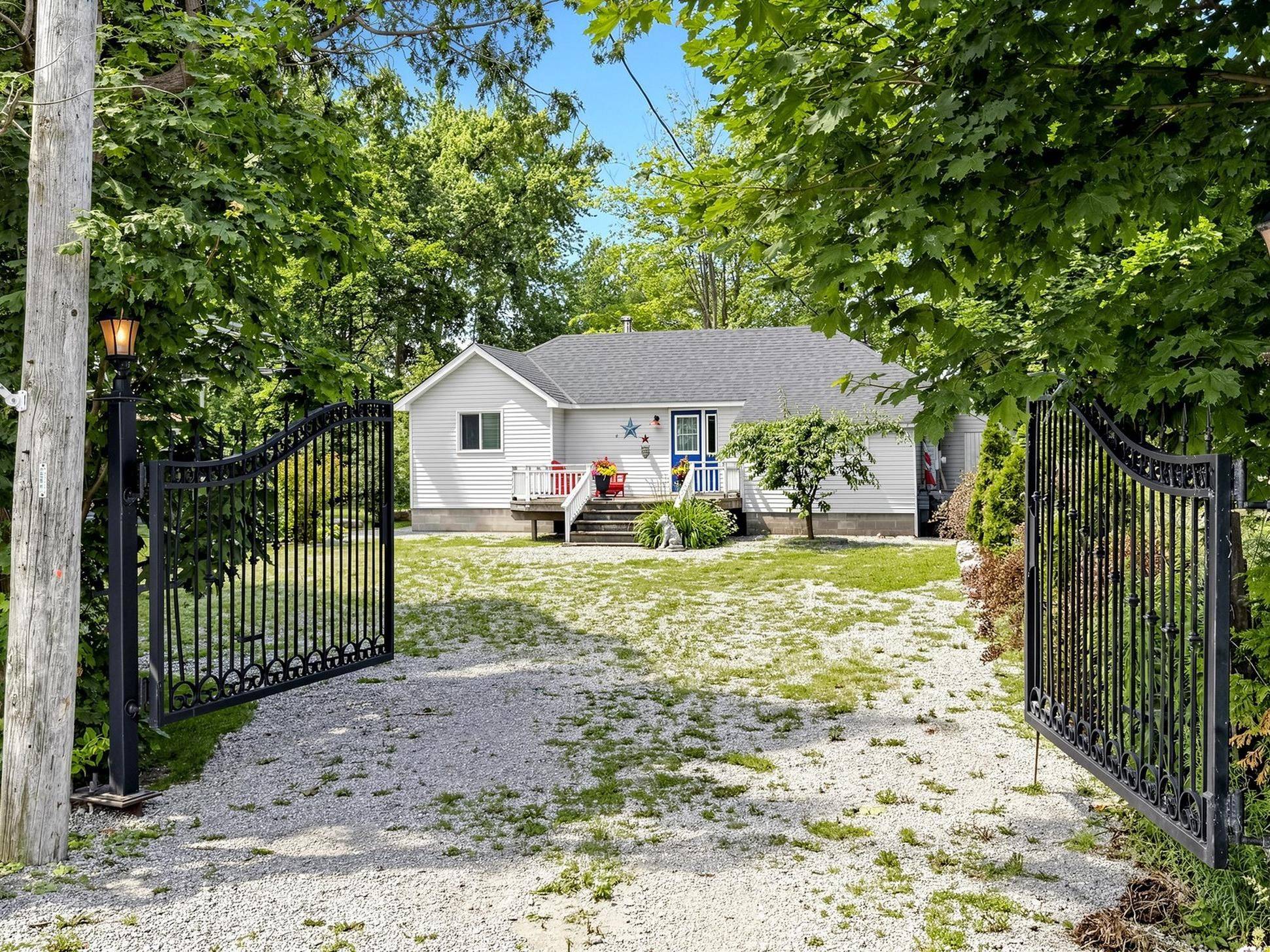 2156 Lakeshore DR, Ramara, ON L0K 1B0