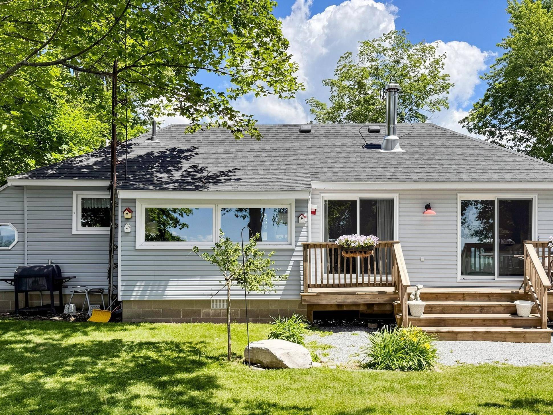 2156 Lakeshore DR, Ramara, ON L0K 1B0