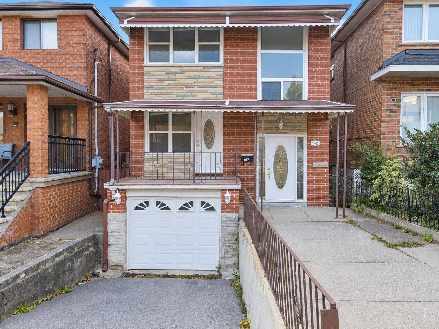 142 Ennerdale RD, Toronto W03, ON M6E 4C9