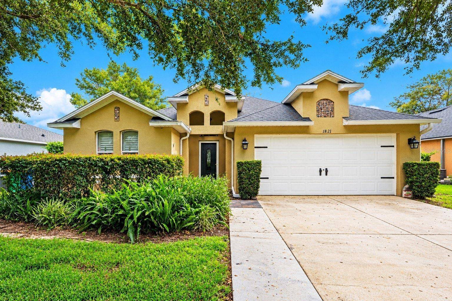 1821 LAKE VILLA DR, Tavares, FL 32778