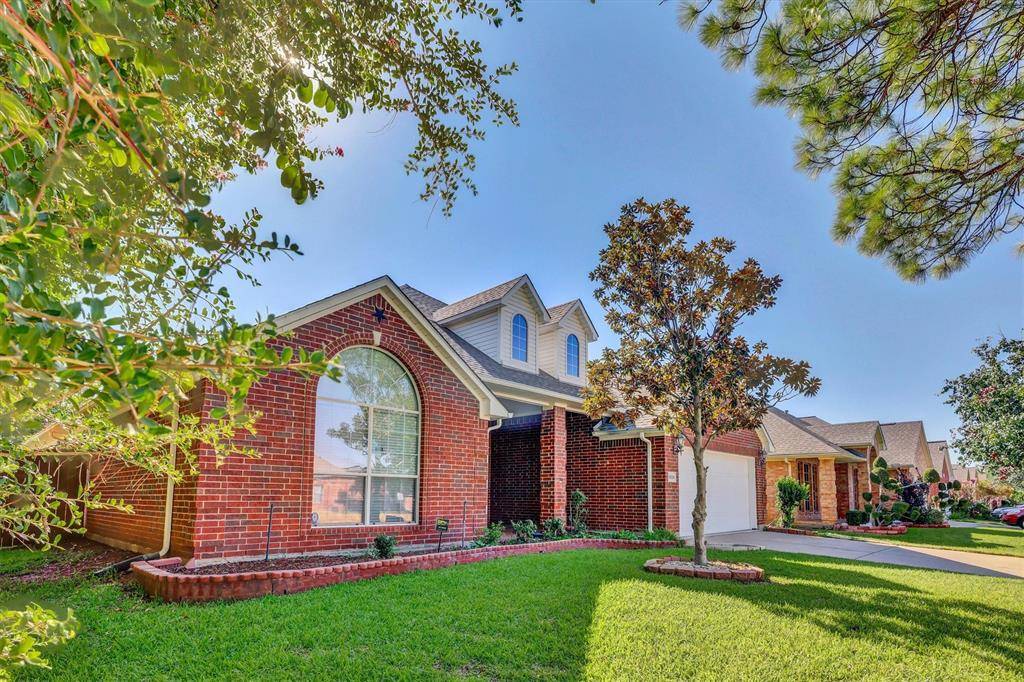 1506 Park Grove Drive, Irving, TX 75060