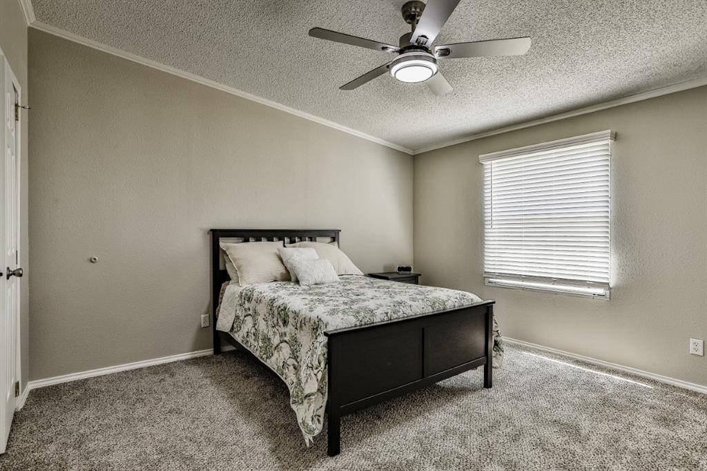 3809 Lands End Court, Granbury, TX 76048