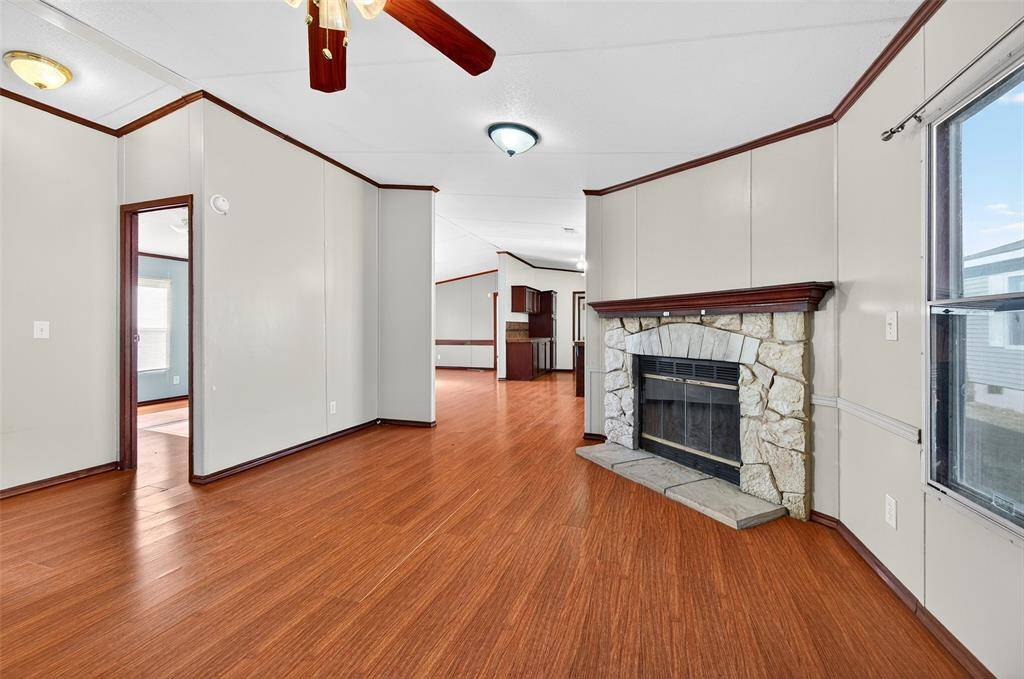 315 Glenwood Street, Gainesville, TX 76240