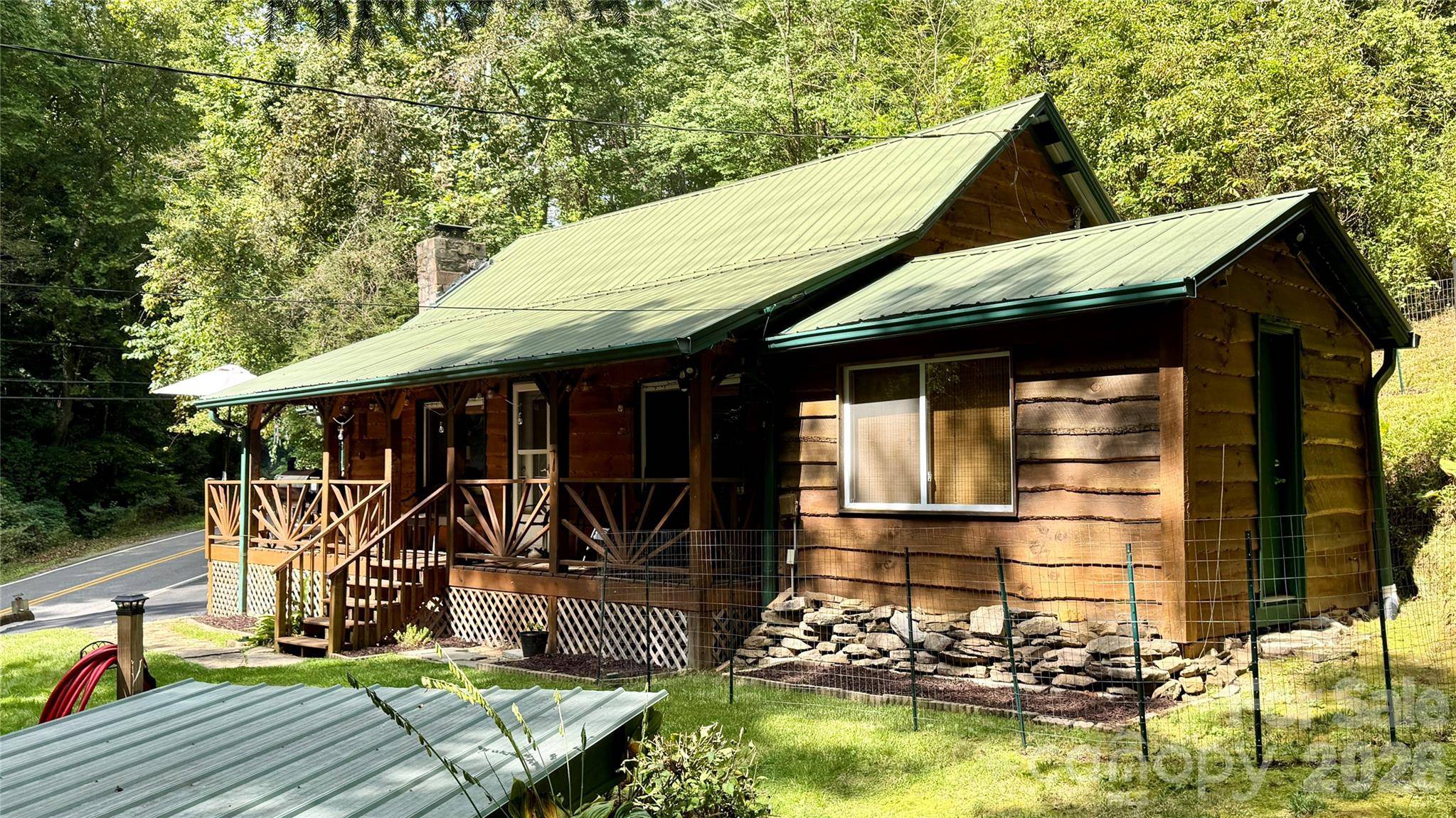 3387 Union Hill RD, Whittier, NC 28789