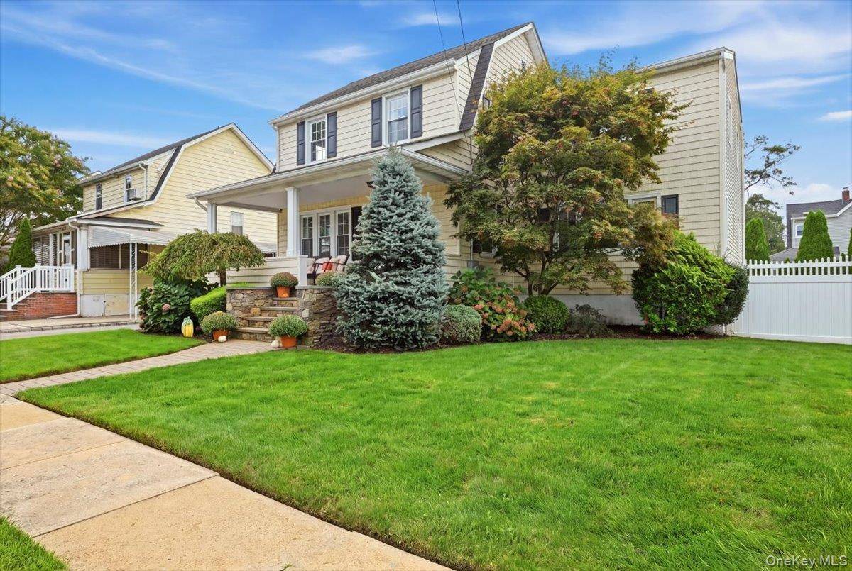 2546 Hicks ST, Bellmore, NY 11710