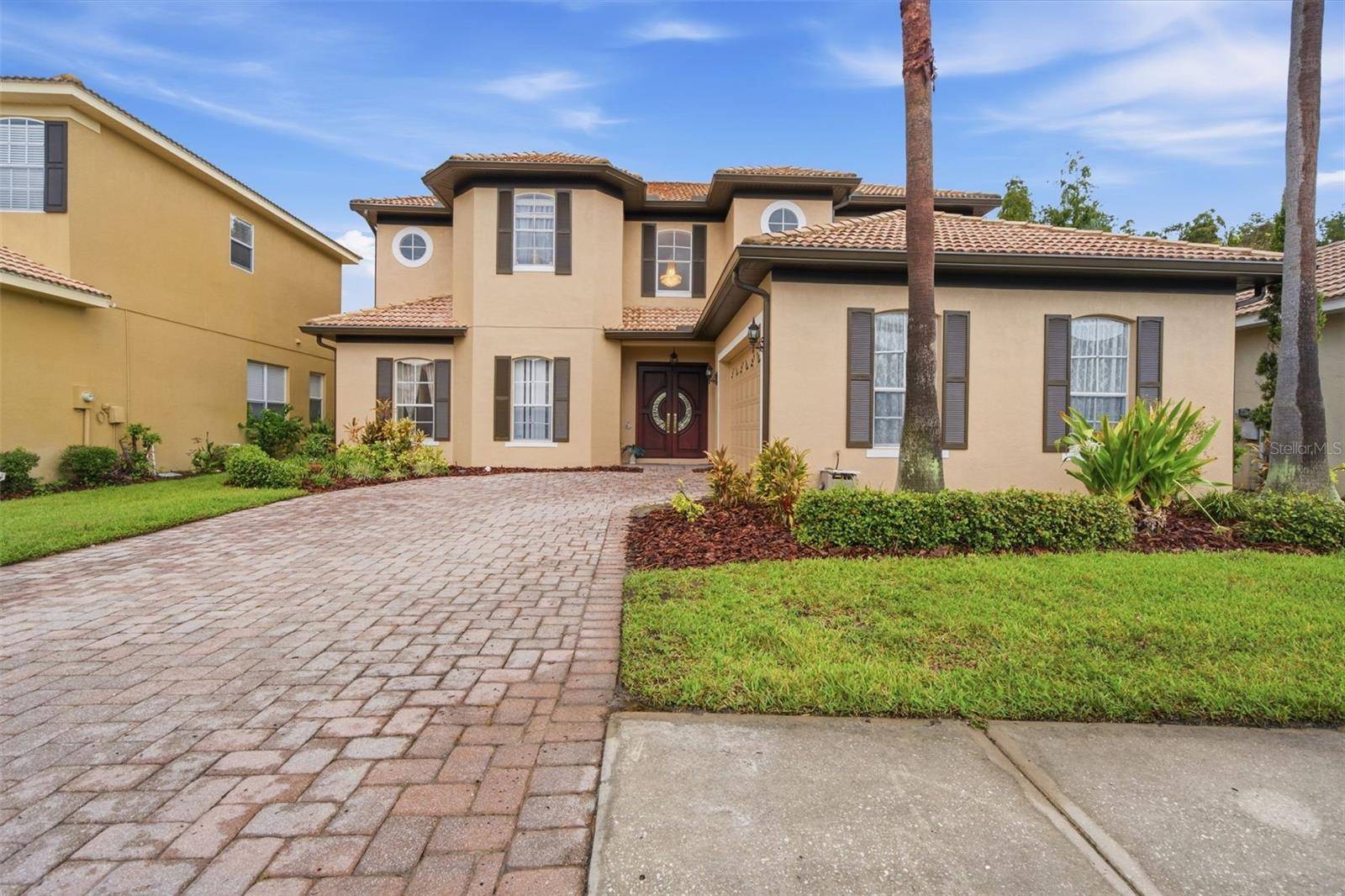 18004 LANAI ISLE DR, Tampa, FL 33647