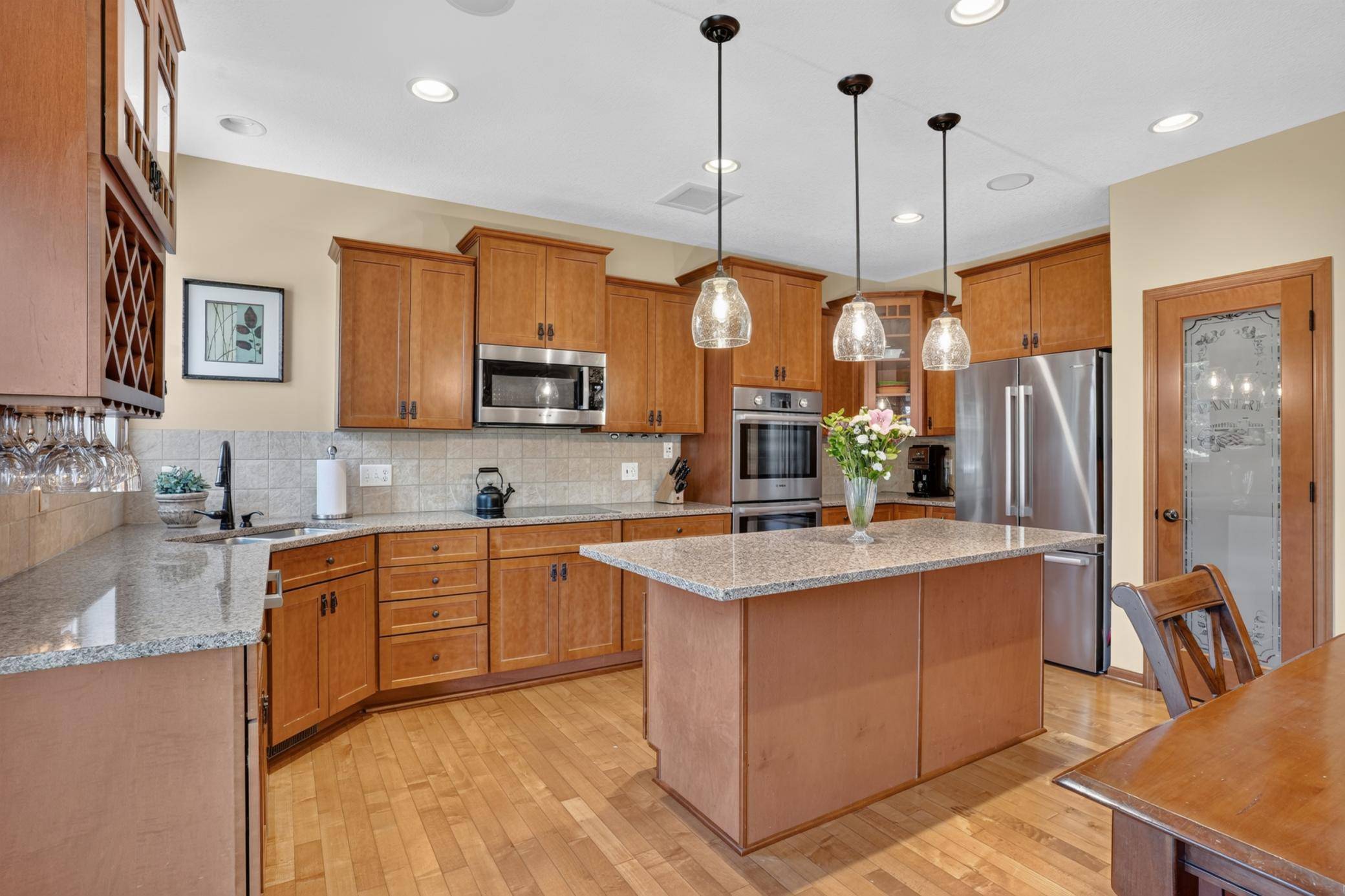 15211 Plumstone DR, Eden Prairie, MN 55347