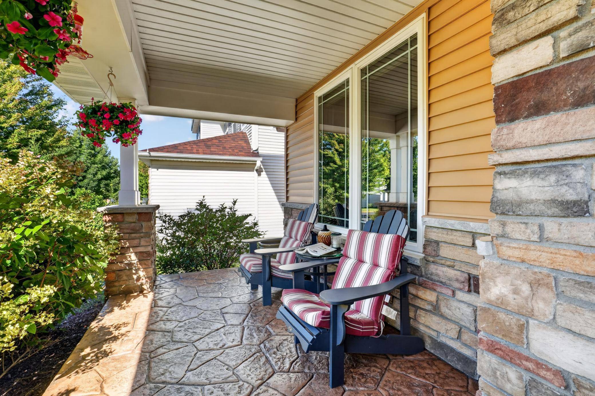 15211 Plumstone DR, Eden Prairie, MN 55347