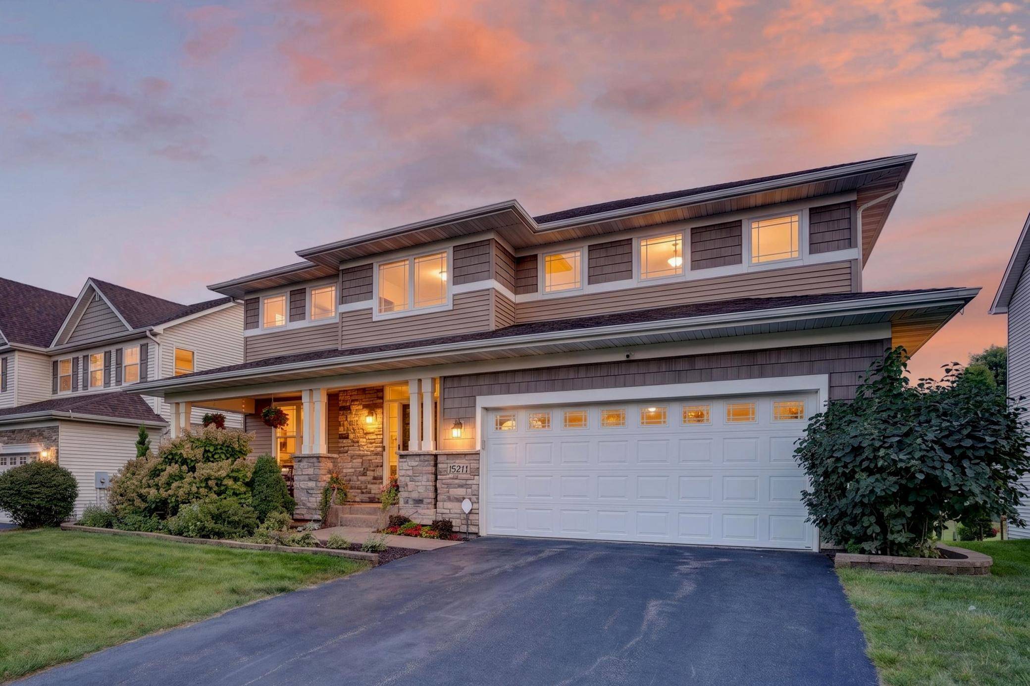 15211 Plumstone DR, Eden Prairie, MN 55347