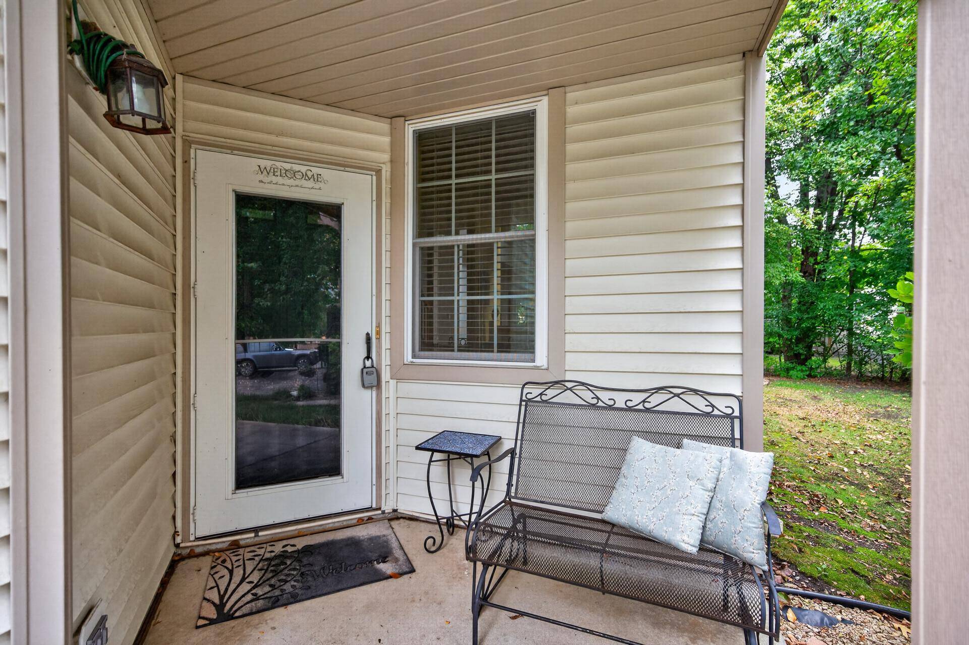 8011 Everest LN N, Maple Grove, MN 55311