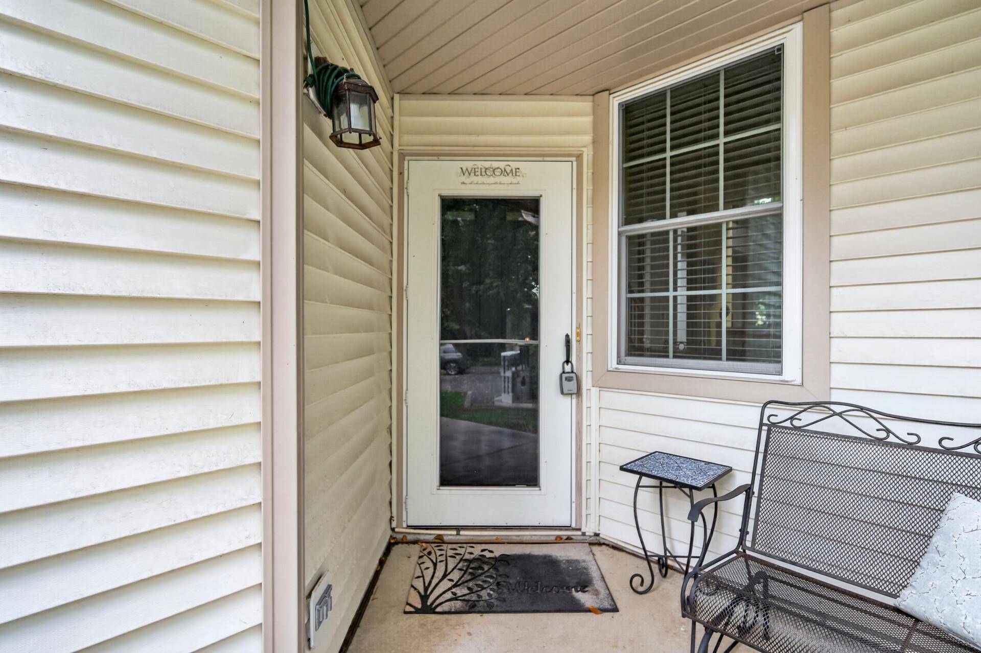 8011 Everest LN N, Maple Grove, MN 55311
