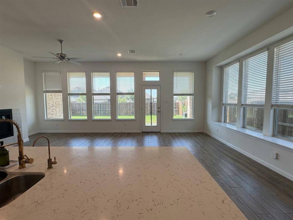 1148 Canuela Way, Justin, TX 76247