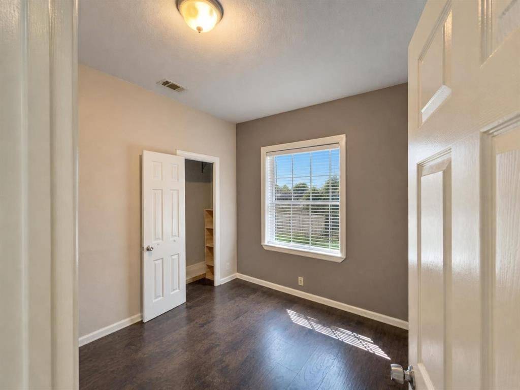 912 W Belt Line Road, Cedar Hill, TX 75104