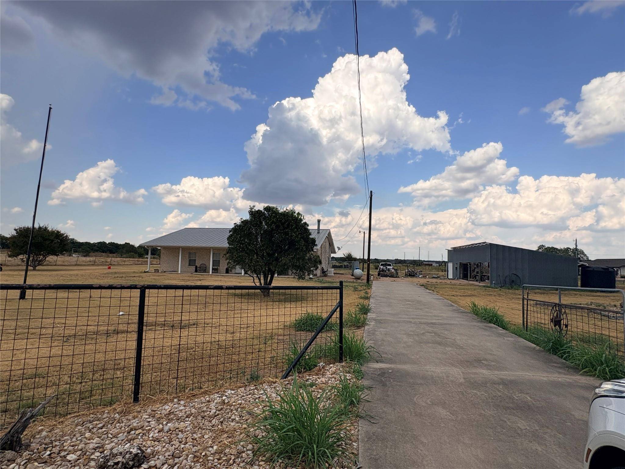 725 County Road 124, Georgetown, TX 78626