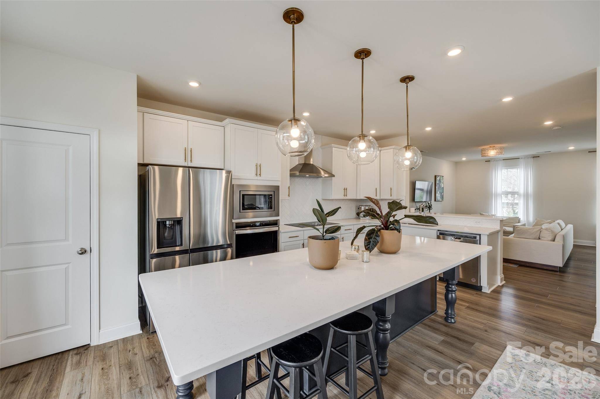 400 Simeon DR, Charlotte, NC 28208