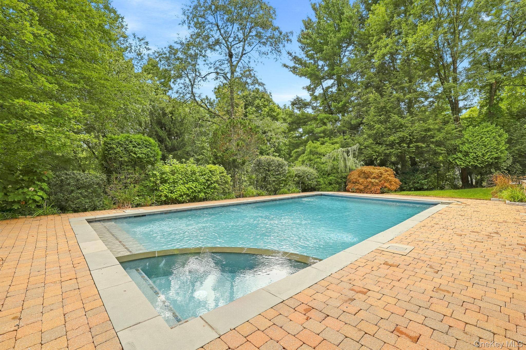 48 Random Farms CIR, Chappaqua, NY 10514