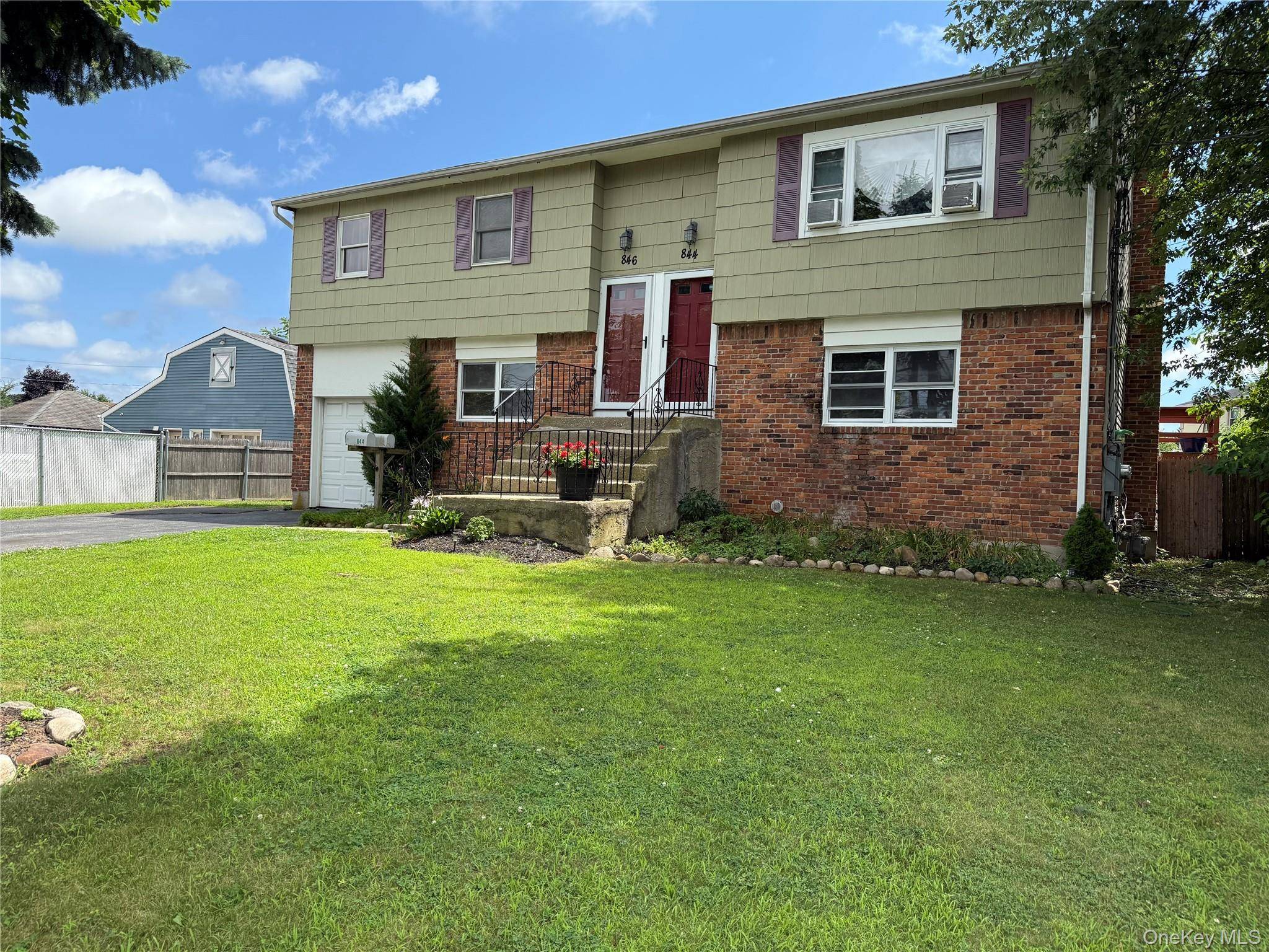 846 Conklin ST, East Farmingdale, NY 11735