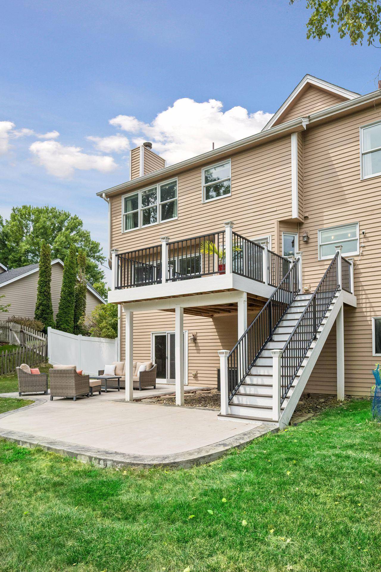 16005 22nd AVE N, Plymouth, MN 55447