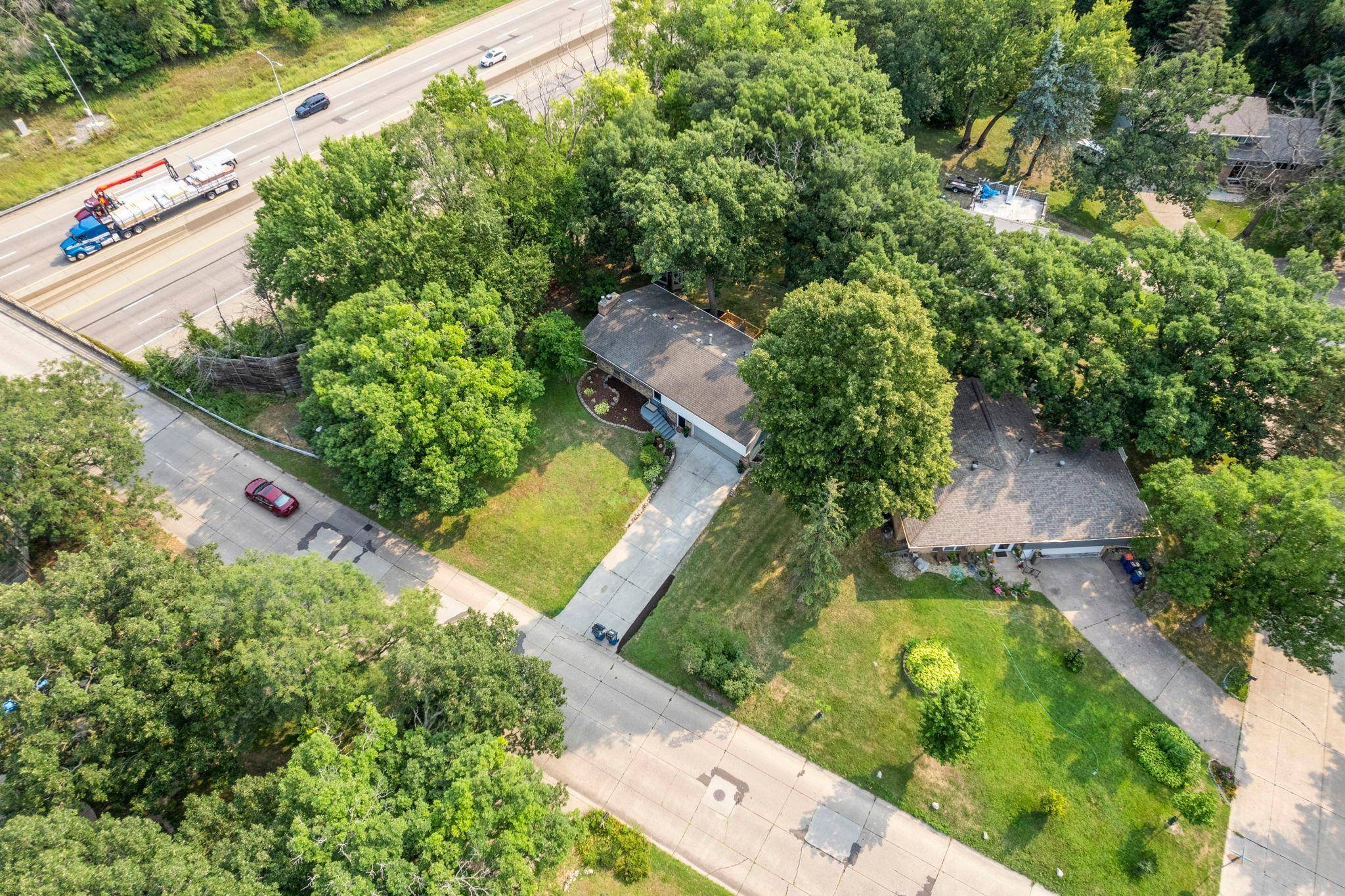 5375 Matterhorn DR NE, Fridley, MN 55421