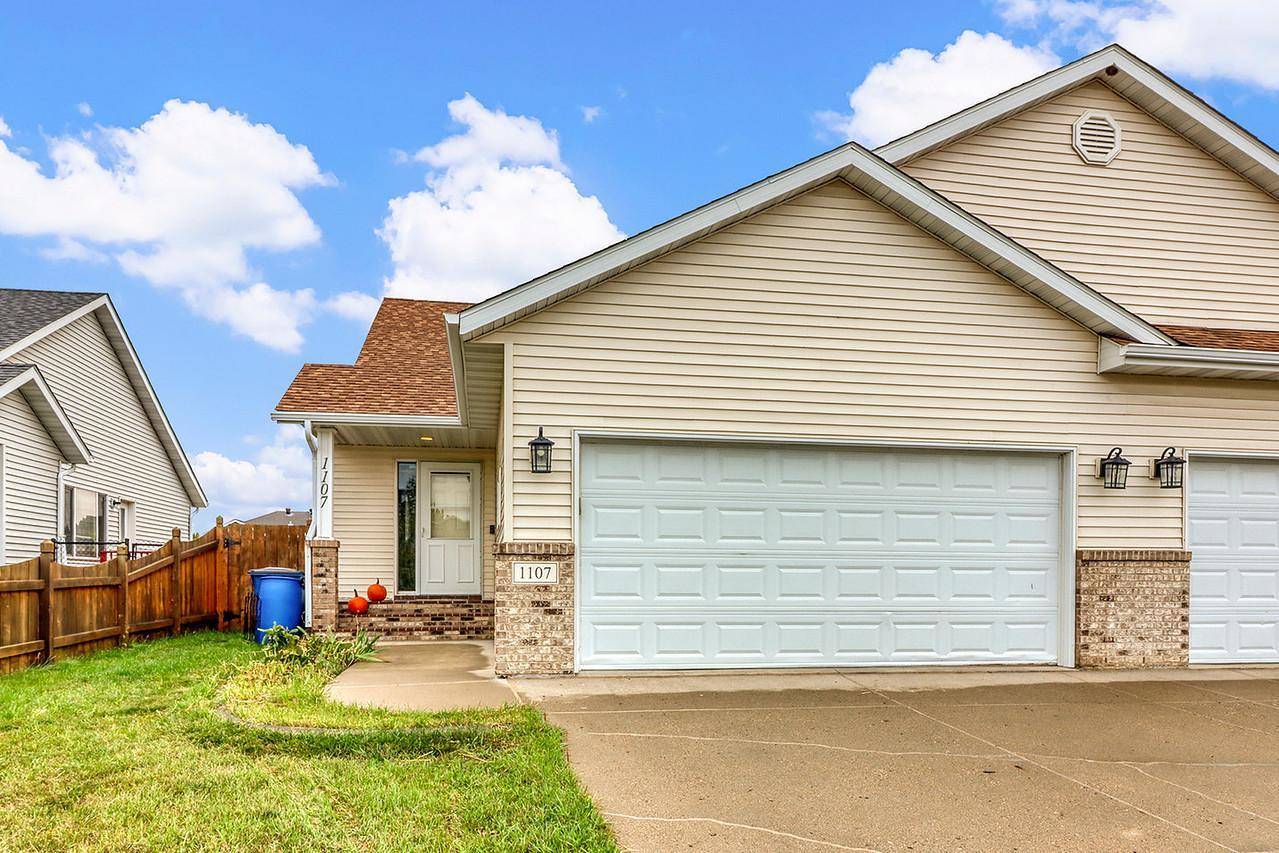 1107 37th Ave S, Moorhead, MN 56560