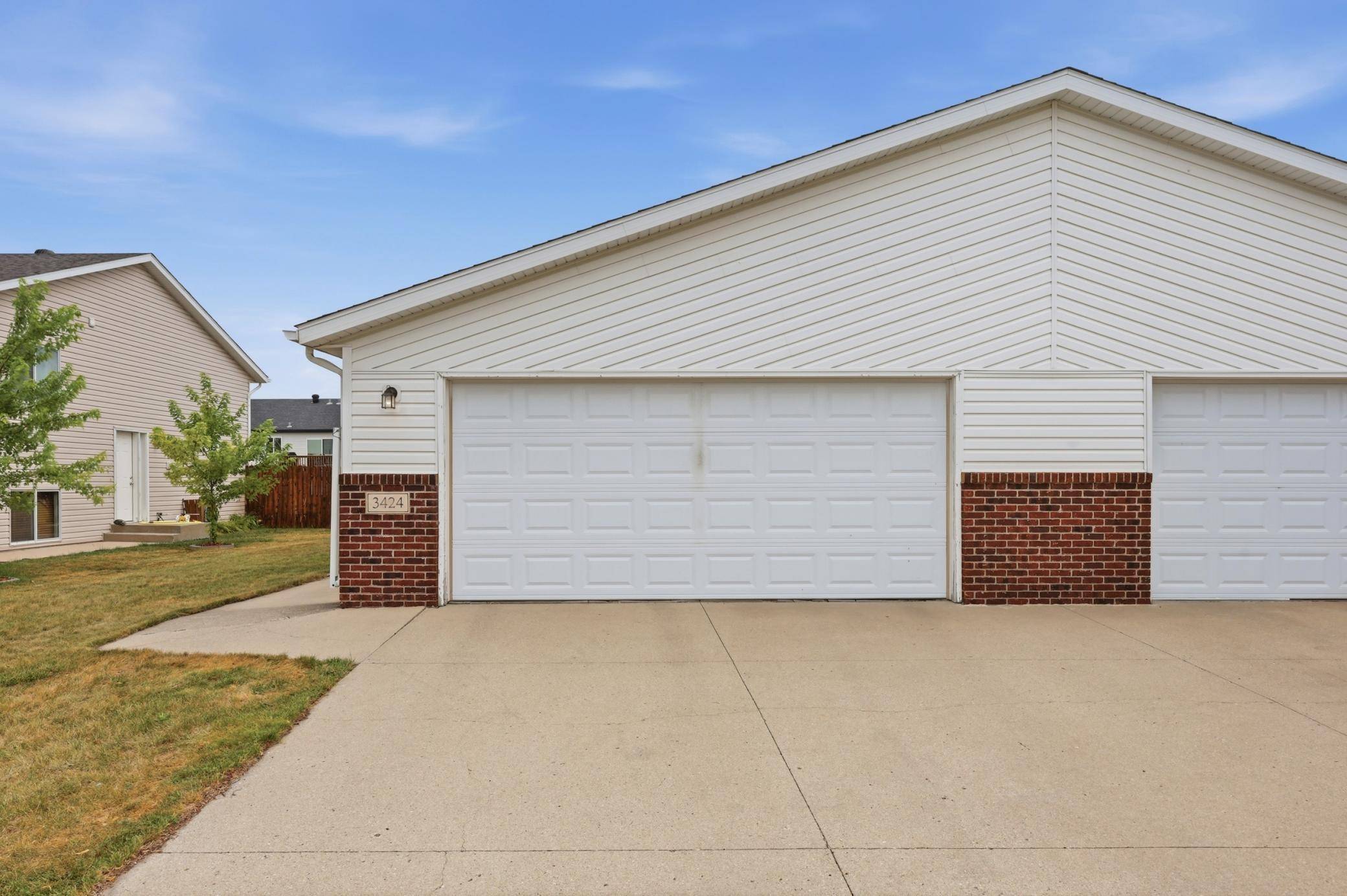 3424 16th ST S, Moorhead, MN 56560