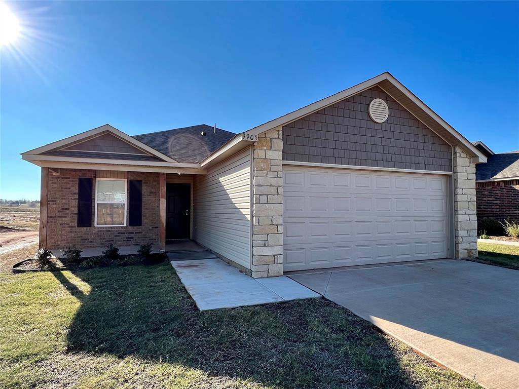 9905 Rattlesnake LN, Yukon, OK 73099