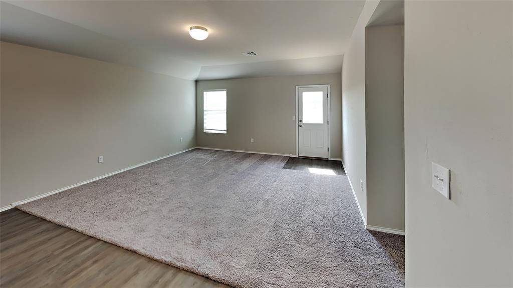 9905 Rattlesnake LN, Yukon, OK 73099