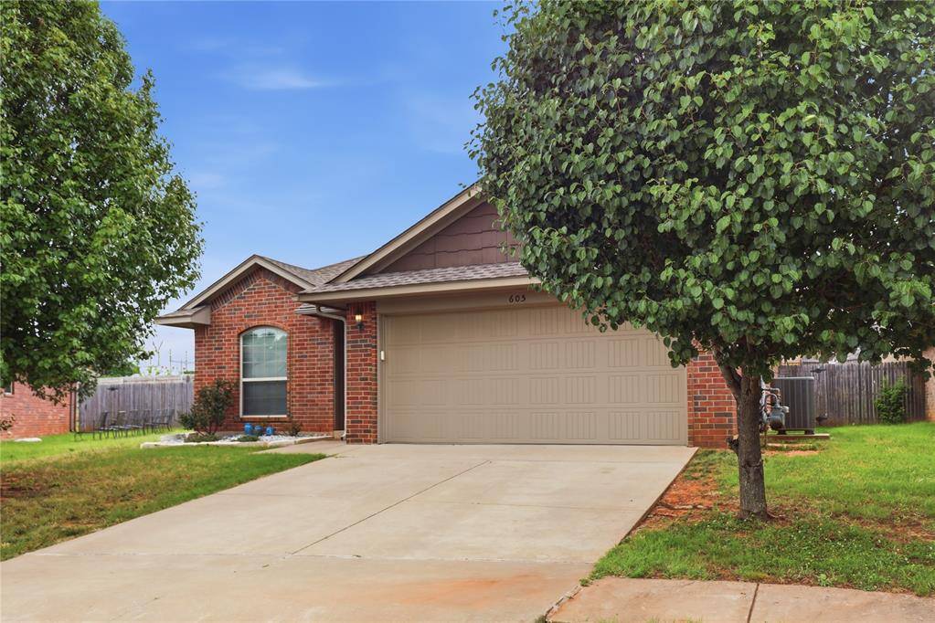 605 Inverleith CIR, Yukon, OK 73099