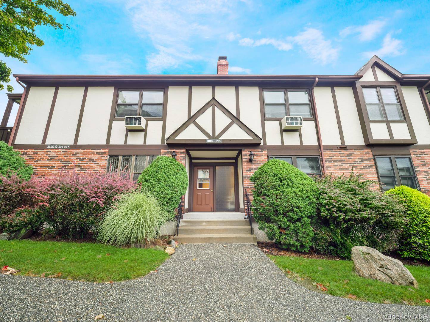 337 Sierra Vista LN, Valley Cottage, NY 10989