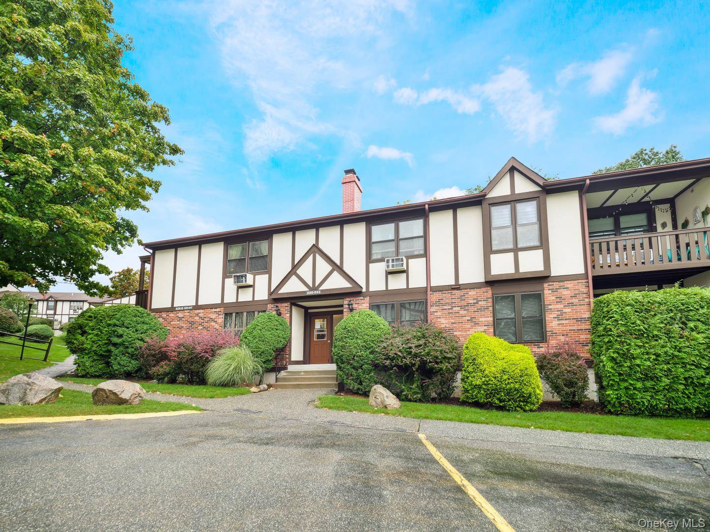 337 Sierra Vista LN, Valley Cottage, NY 10989