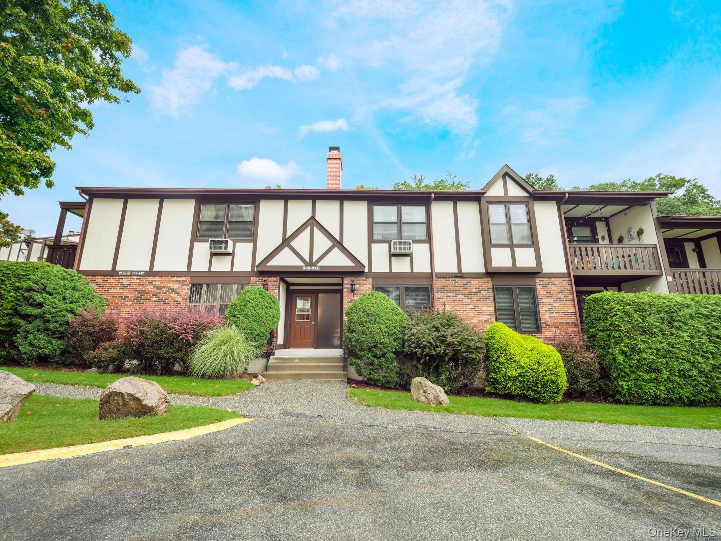 337 Sierra Vista LN, Valley Cottage, NY 10989